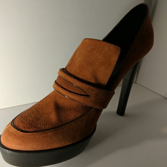 Burberry Suede Pumps - Picture 3 of 4